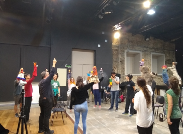 Alumnos en un taller